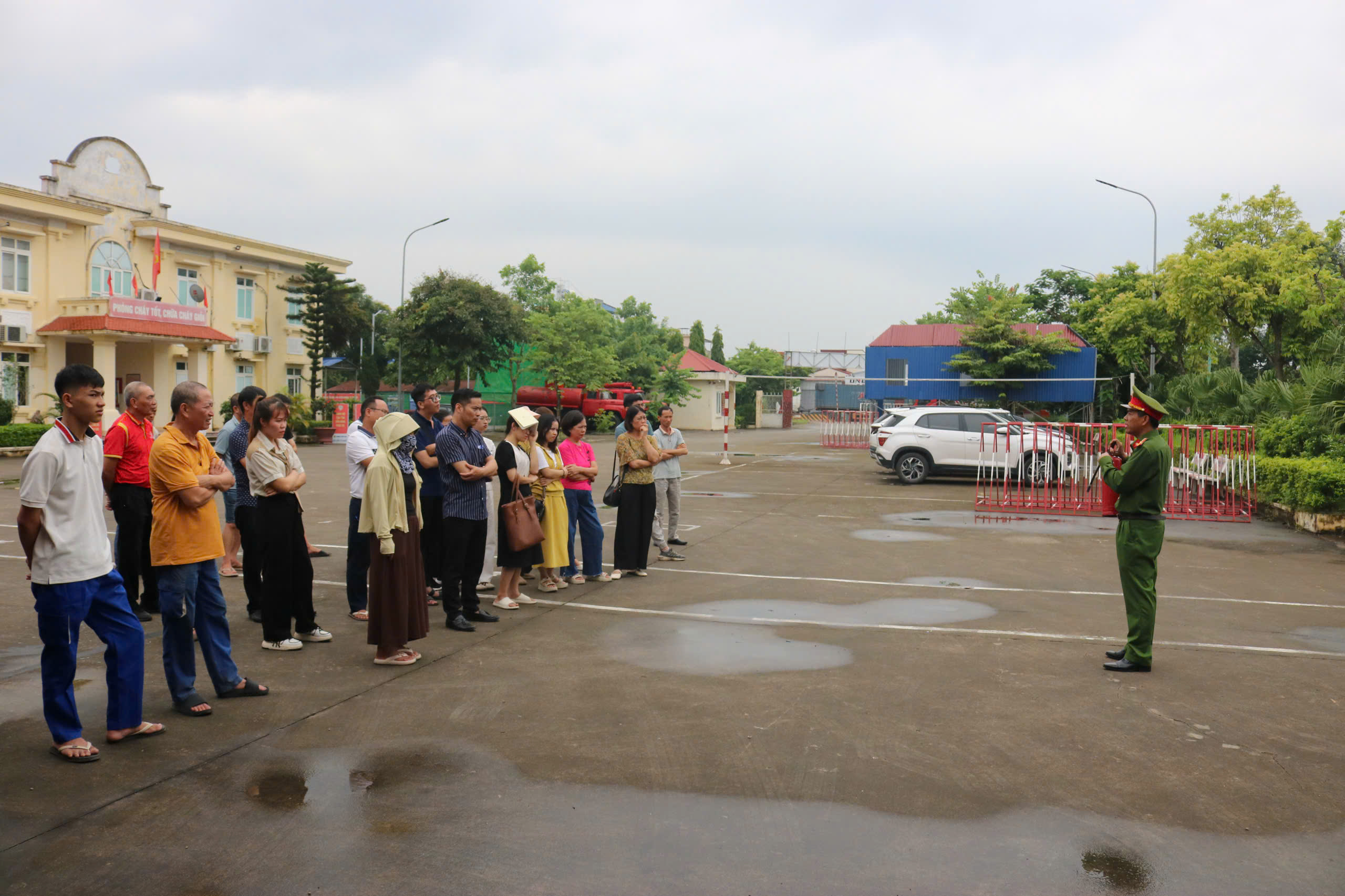Đội Cảnh sát PCCC và CNCH Khu vực 4: Huấn luyện nghiệp vụ cho 70 đội viên phòng cháy, chữa cháy cơ sở tại phường An Hải      